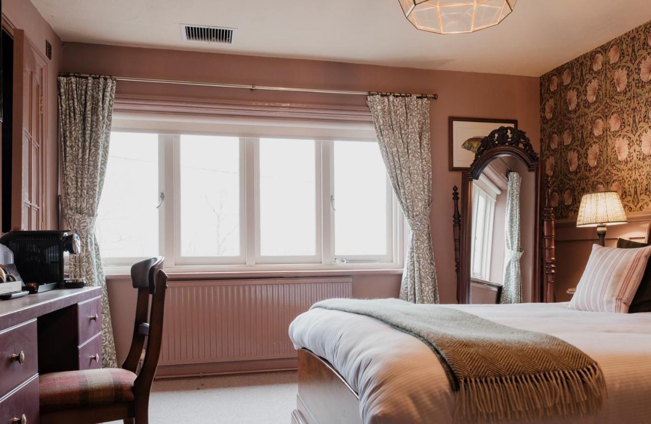 Fisherman's Haunt 4*