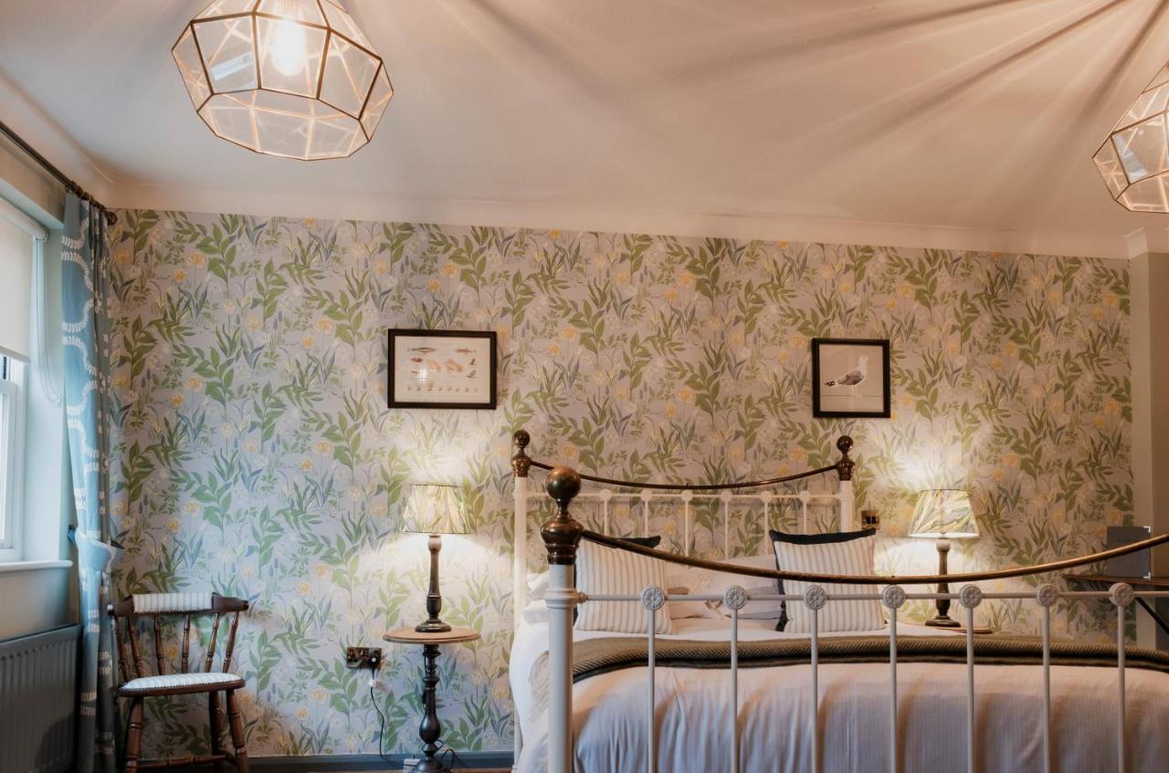 Fisherman's Haunt 4*