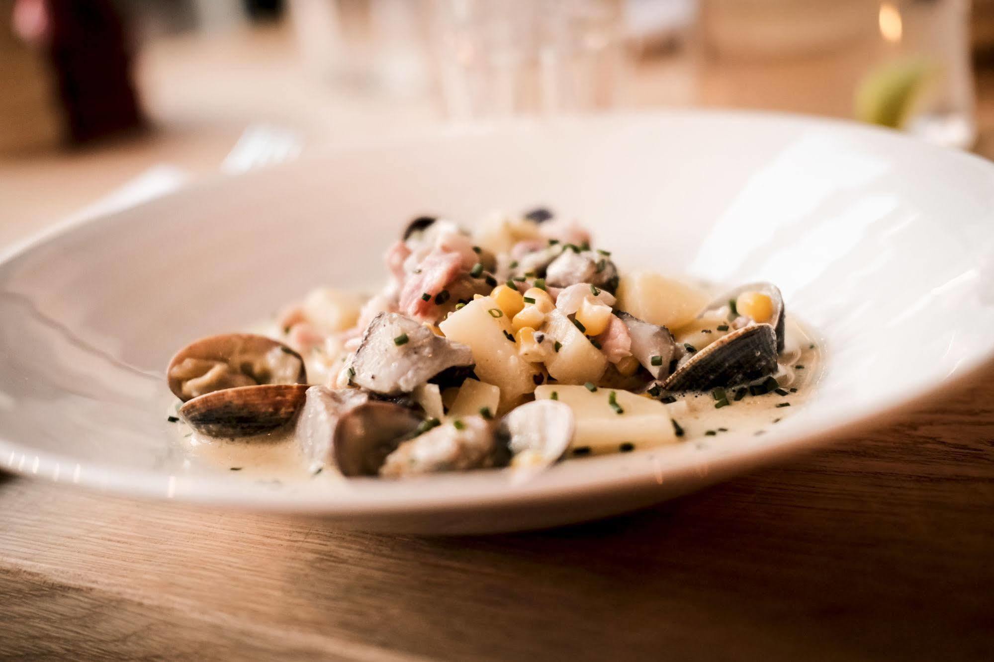 Fisherman's Haunt 4*